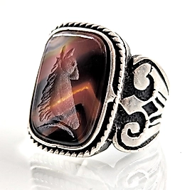 ASİL ATLARIN RUHU AKİK İNTAGLİO YÜZÜK
