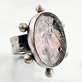 KANATLARIN IŞIĞINDA HOLOGRAFİK CAM YÜZÜK