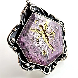 YAKUT ÜZERİ KANATLI TANRIÇA İNTAGLİO KOLYE