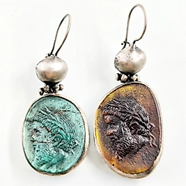 ANTİK FİGÜRLÜ CAM KÜPELER