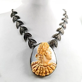 ROMALI ASİLZADE ERKEK CAMEO KOLYE