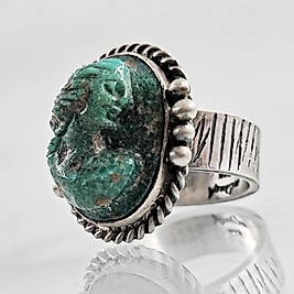 KRALİÇE'NİN MİRASI FİRÜZE KABARTMA YÜZÜK