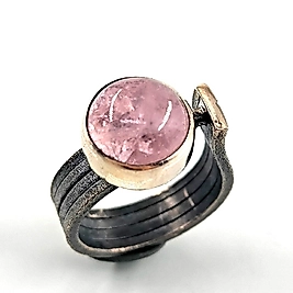 PEMBE KUVARS TAŞ TASARIMLI GÜMÜŞ YÜZÜK