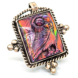 GECEYE BAKAN BİLGELİK BAYKUŞ RÖLYEF OPAL KOLYE