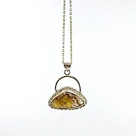 ALTIN RUTİLLİ KUVARS TAŞ BURGU TASARIMLI GÜMÜŞ KOLYE