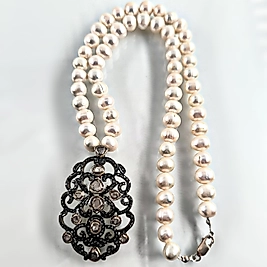 AY IŞIĞI MİRASI İNCİLİ ELMAS KOLYE