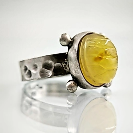 KAPLUMBAĞA OYMALI DAMLA KEHRİBAR YÜZÜK