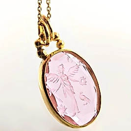 KANATLI TANRIÇA PEMBE'NİN ZARAFETİ KOLYE