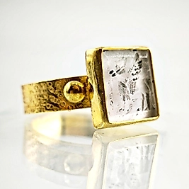 KUVARS NECEF İNTAGLİO YÜZÜK