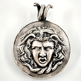 YILAN KULPLU KESKİN DİŞLİ MEDUSA KOLYE