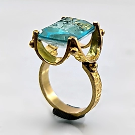 PARAİBA TAŞ ÜZERİ KANATLI TANRIÇA İNTAGLİO YÜZÜK