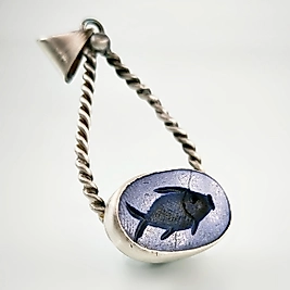 LAPİS LAZULİ BALIK İNTAGLİO KOLYE
