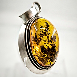 ANTİKA SİNEK FOSİLLİ KEHRİBAR KOLYE