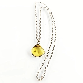 ZAMANIN İÇİNDE SAKLI IŞIK SİNEK FOSİLLİ KEHRİBAR KOLYE