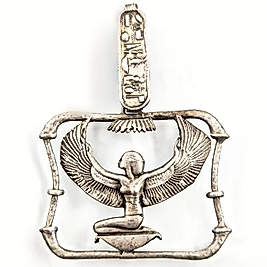 KANATLARINI AÇAN TANRIÇA İSİS