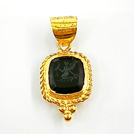 ONİX ÜZERİ MELEK İNTAGLİO KOLYE