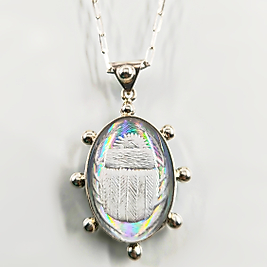 SCARAB AURORA  NEGATİF OYMA KABOŞON CAM KOLYE