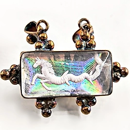 DENİZİN ATLISI – HİPPOCAMPUS FİGÜRLÜ CAM KOLYE